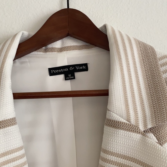 Preston & York jacket cream & Tan - Picture 2 of 5
